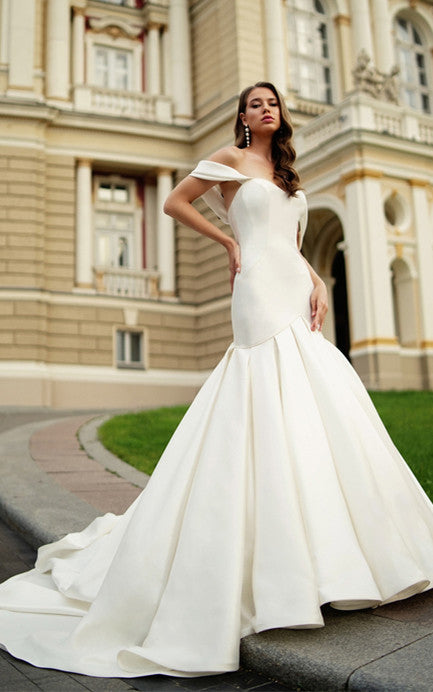 satin wedding dresses trumpet June Bridals Satin Bateau-neck Open Back Trumpet Summer Wedding Dress Beach Sexy Garden Court Mermaid/Trumpet
