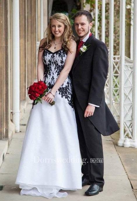 Victorian Gothic Vintage Black Lace and White Organza Garden Wedding D DorrisDress Victorian Gothic Vintage Black Lace and White Organza Garden Wedding D DorrisDress