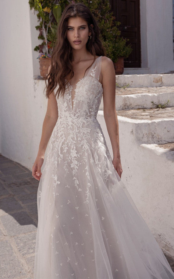 Simple A-Line Plunging Neck Tulle Wedding Dress with Appliques and Ruc   DorrisDress