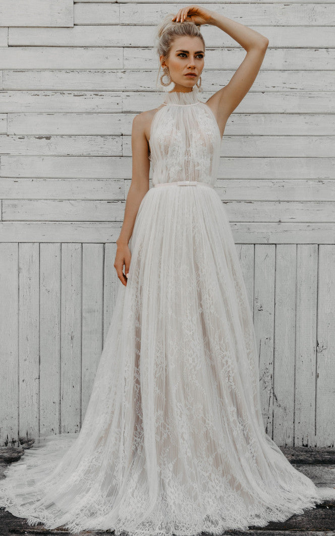 Simple Sleeveless A-Line Tulle Lace Wedding Dress With Halter Neckline DorrisDress Simple Sleeveless A-Line Tulle Lace Wedding Dress With Halter Neckline DorrisDress