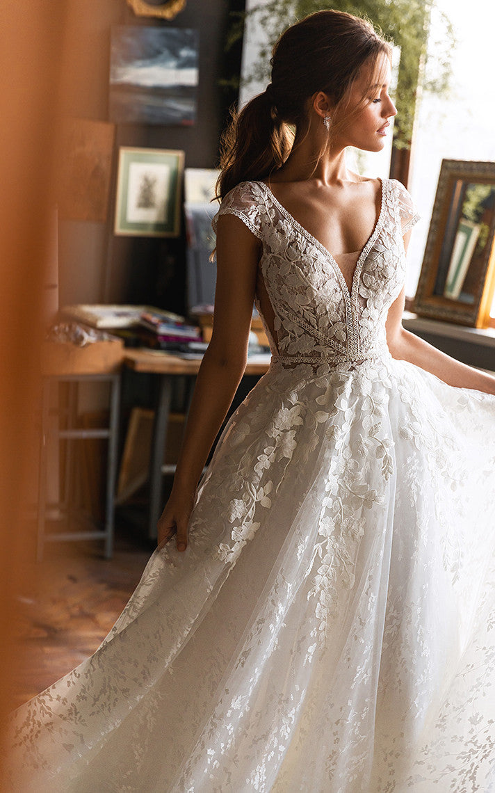 Modern Ethereal A-Line Boho Lace Plunging Wedding Dress Fairy Flowy Ca DorrisDress Modern Ethereal A-Line Boho Lace Plunging Wedding Dress Fairy Flowy Ca DorrisDress