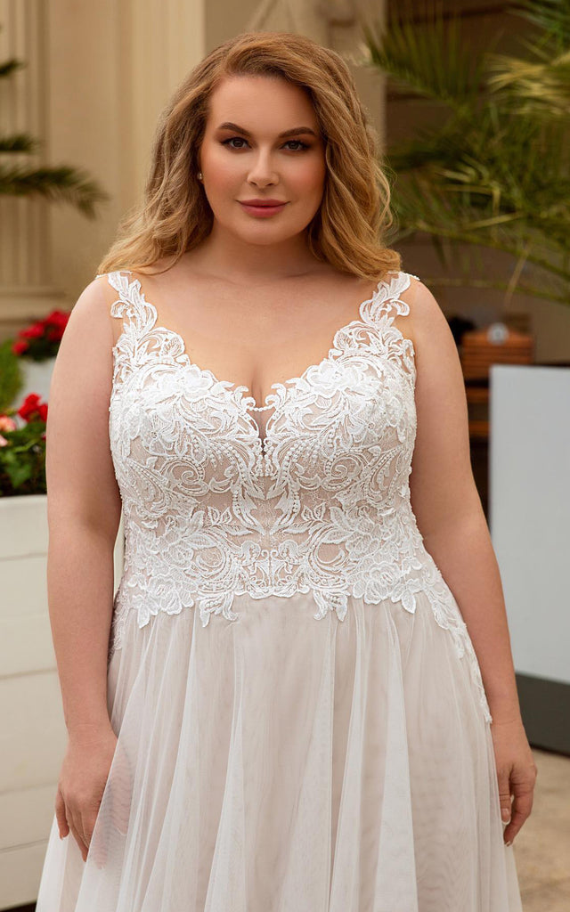 Sexy Vintage Plus Size A-Line Bohemian Lace Wedding Dress Romantic Ele DorrisDress Sexy Vintage Plus Size A-Line Bohemian Lace Wedding Dress Romantic Ele DorrisDress