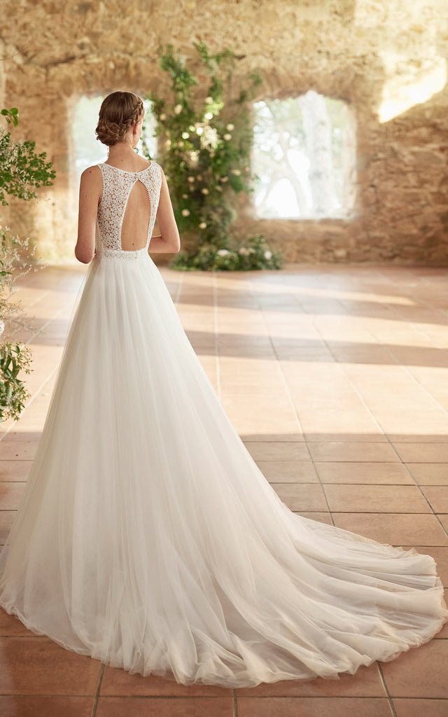 Princess Modest A-Line Boho Lace Tulle Ballgown Wedding Dress Ethereal DorrisDress Princess Modest A-Line Boho Lace Tulle Ballgown Wedding Dress Ethereal DorrisDress