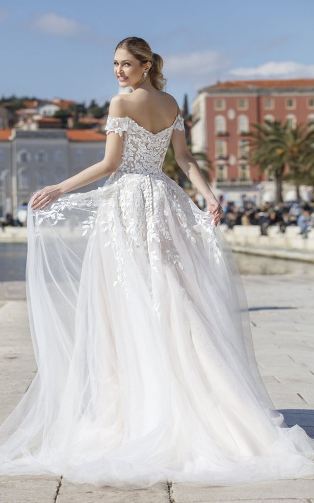Beach Floral Off-the-Shoulder A-Line Boho Lace Wedding Dress Princess DorrisDress Beach Floral Off-the-Shoulder A-Line Boho Lace Wedding Dress Princess DorrisDress