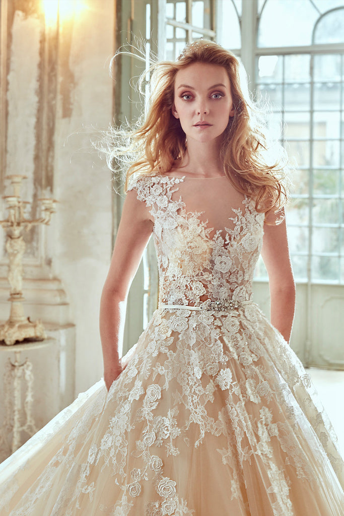 scalloped v-neck lace and tulle wedding dress Convertible V Neck Tulle Floral Appliques Wedding Dress with Detachable Train and High Slit S3173WT - Wedding Dresses