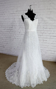 Double Layered V-Neck Sleeveless Lace Wedding Dress With Lace Trim