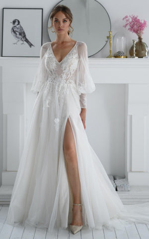 Elegant A-Line V-neck Tulle Wedding Dress with Appliques and Split Front