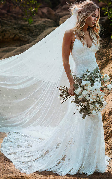 Vintage Sexy Boho Mermaid Lace Wedding Dress Lace Elegant Beach Country Forest Spaghetti Straps Bridal Gown with Backless and Train