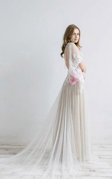 Ethereal V-Neck Bat Sleeve Tulle Dress With Pleats And Appliques