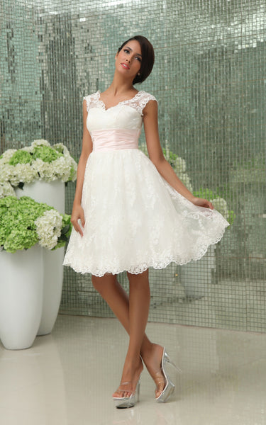 Short Sweetheart Sleeveless Exquisite Gown With Lace Applique