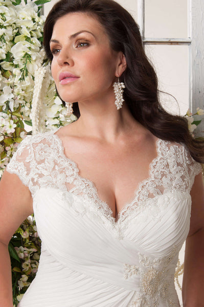 Sheath V-Neck Appliqued Cap-Sleeve Chiffon Plus Size Wedding Dress With Ruching And Keyhole