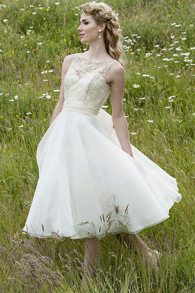 Short Scoop Appliqued Sleeveless Chiffon Wedding Dress