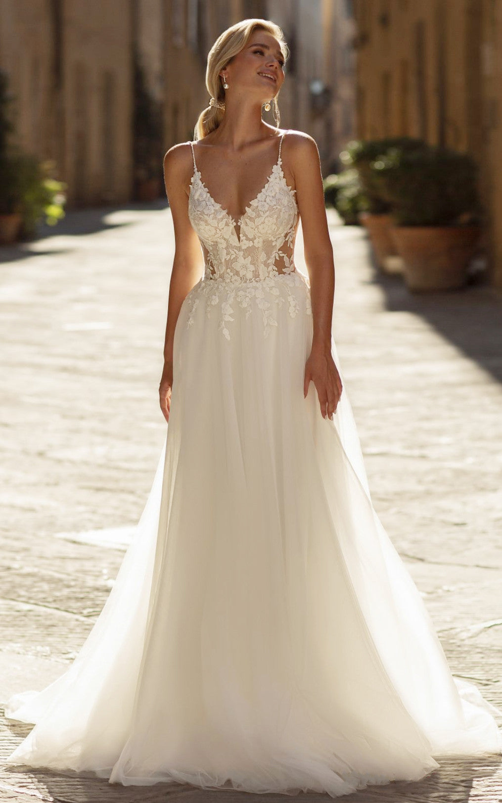 A-Line Spaghetti Lace Bohemian Country Wedding Dress With Open Back And Appliques