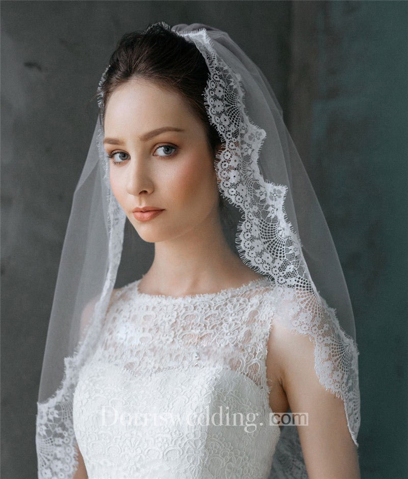 New Short Western Style Wild Eyelash Lace Applique Bridal Veil
