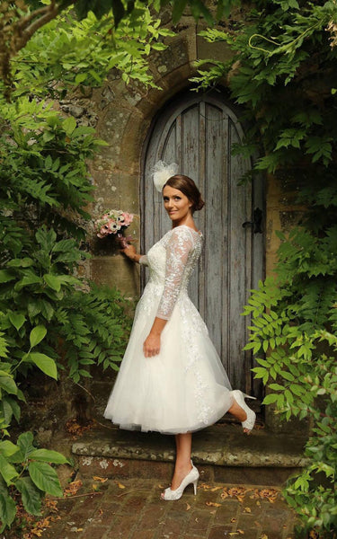 V-neck Lace Long Sleeve Tea-length Tulle Wedding Dress With Appliques