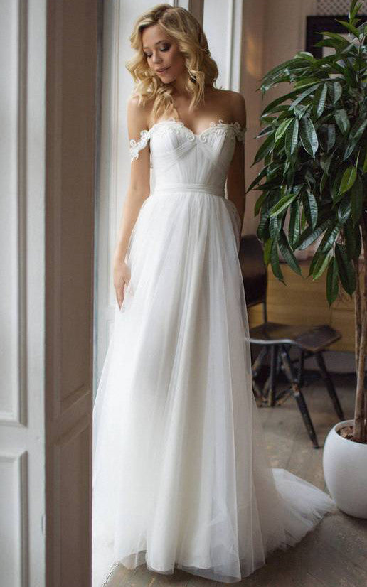 Tulle Floor-length Court Train A Line Sleeveless Romantic Wedding Dress with Lace