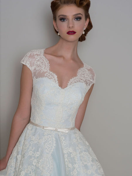 A-Line Knee-Length Appliqued V-Neck Cap Sleeve Lace Wedding Dress