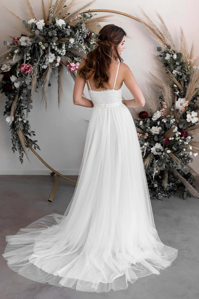 Ethereal Sexy Lace Tulle Spaghetti V-neck A-line Casual Bridal Gown With Court Train