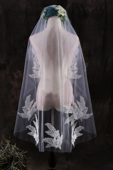 Short Western Style Handmade Sticky Lace Applique Flower Wedding Veil