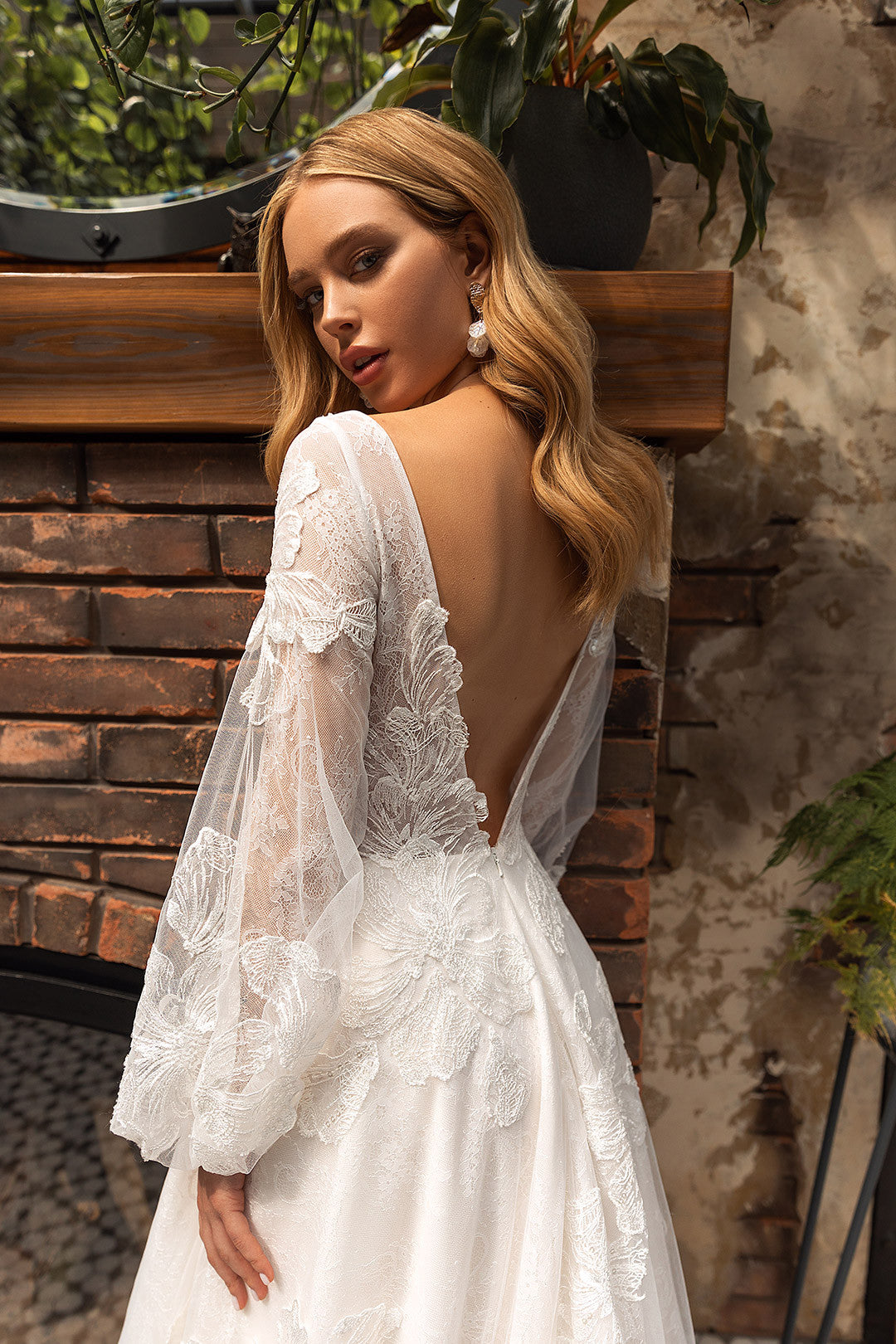 Romantic A Line Chiffon Scalloped Court Train Wedding Dress with Appli DorrisDress Romantic A Line Chiffon Scalloped Court Train Wedding Dress with Appli DorrisDress