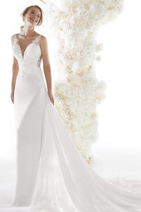 Lace Appliqued Backless Sexy Plunging V-neck Bridal Gown With Chapel Train