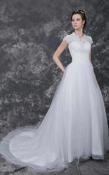 Fabulous Cap-sleeved Lace and Tulle Gown With Scooped Neckline-700995