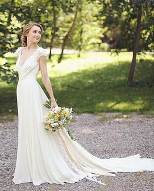 Modern V-neck Chiffon Flowers Wedding Dress 2018 Sweep Train-710787