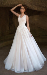 {DorrisDress}{Wedding Dress}-{714635}-front(left)