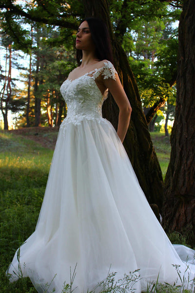 Floor-Length Tulle Taffeta Lace Low-V Back Wedding Dress-715003