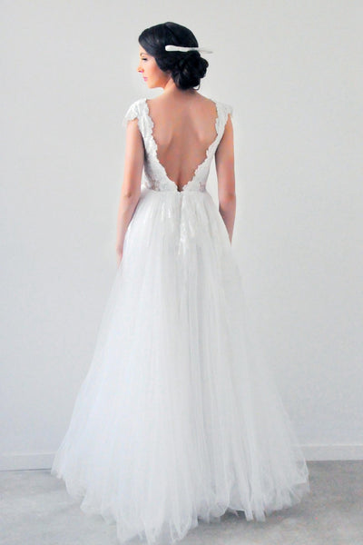 A-Line Scalloped Appliqued Empire Cap Sleeve Tulle Wedding Dress