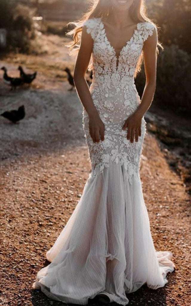 Mermaid V-neck Lace Wedding Dress Simple Casual Sexy Elegant Country G DorrisDress Mermaid V-neck Lace Wedding Dress Simple Casual Sexy Elegant Country G DorrisDress