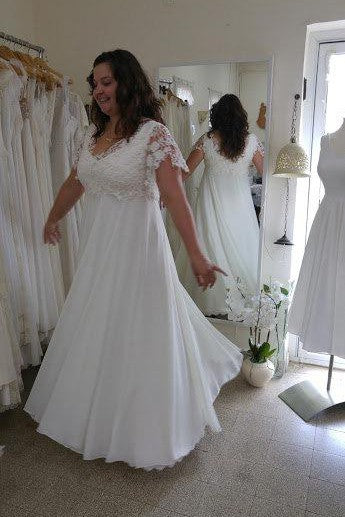 V-Neck Short Sleeve Lace Chiffon Plus Size Wedding Dress-715108