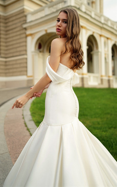 ruching wedding dress Off the Shoulder Romantic Mermaid Satin Trumpet Fit and Flare Bridal G –  DorrisDress