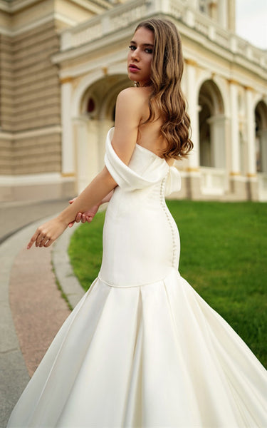 Romantic Mermaid Satin Bridal Gown with Ruching