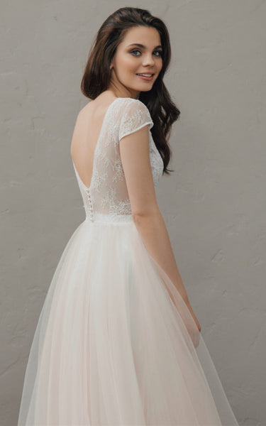 Elegant A Line Lace and Tulle V-neck Wedding Dress with Ruching
