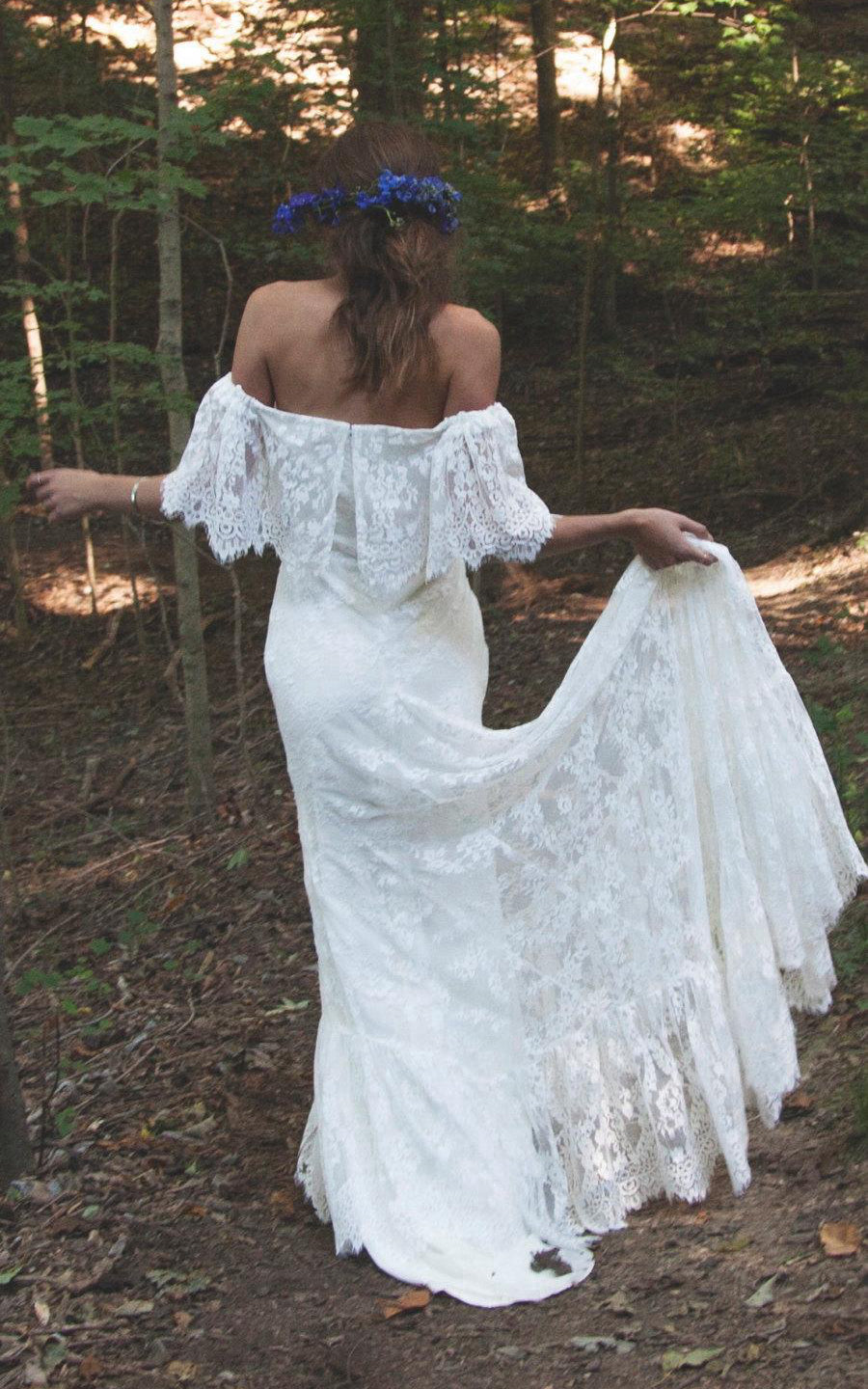 Boho Off-Shoulder Sheath Scalloped Lace Wedding Dress With Long Train-   DorrisDress