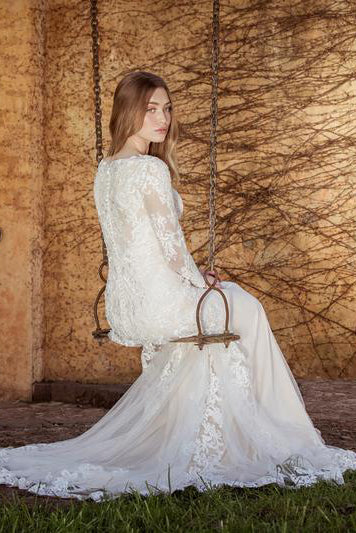 sheath-long-sleeve-high-neck-tulle&lace-wedding-dress-with-sweep-train-MK_703212