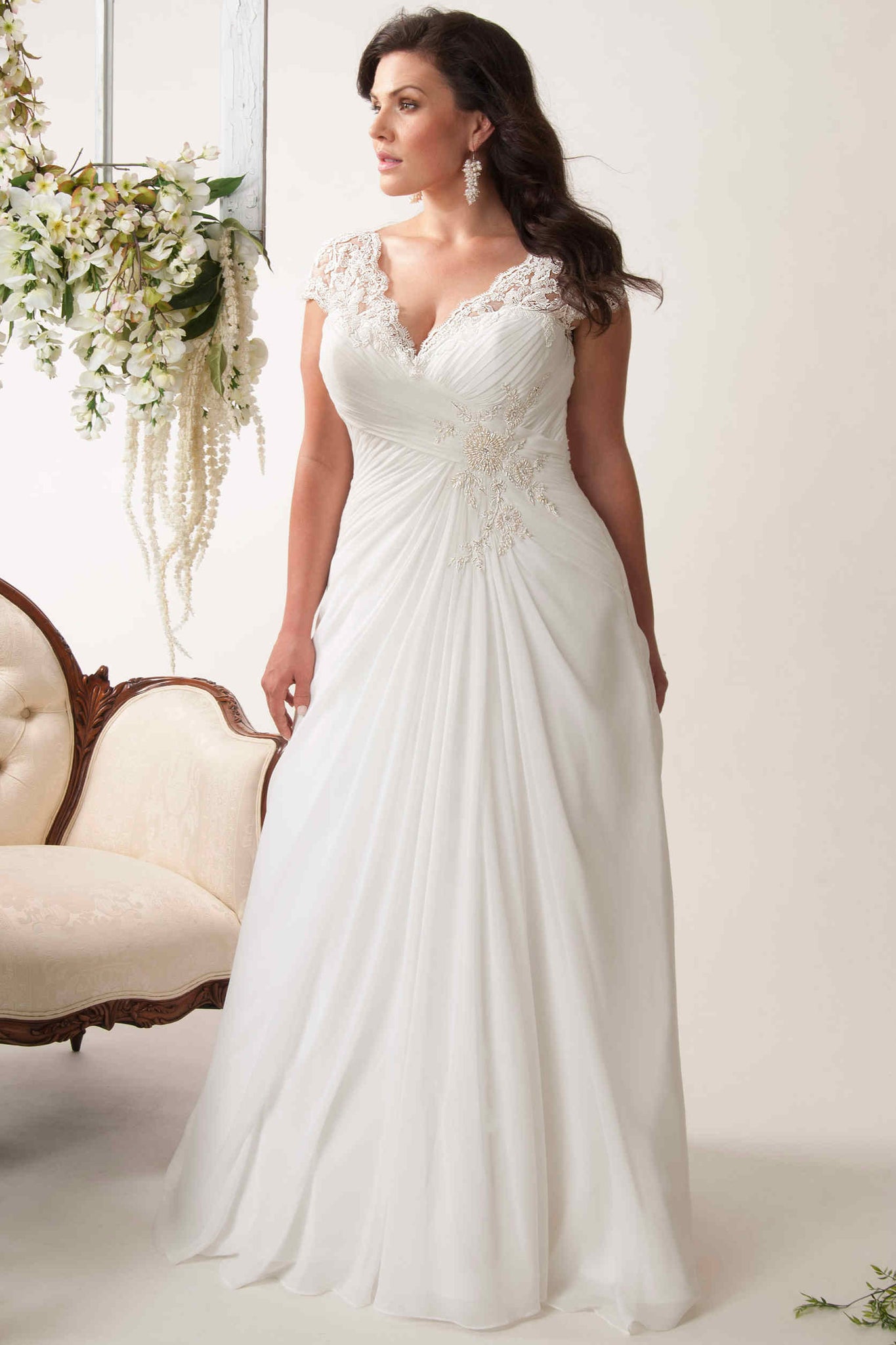 Sheath V-Neck Appliqued Cap-Sleeve Chiffon Plus Size Wedding Dress With Ruching And Keyhole