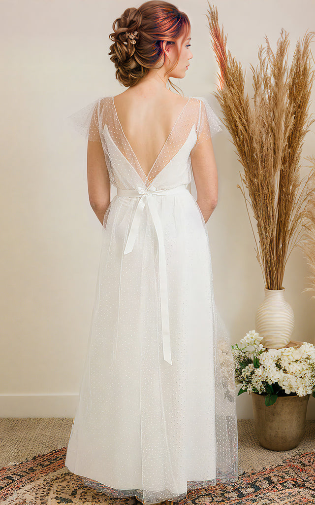 Simple Modest A-Line Short Sleeves Wedding Dress Minimalist Vintage Polka Dots Deep-V Back Bridal Gown Simple Modest A-Line Short Sleeves Wedding Dress Minimalist Vintage Polka Dots Deep-V Back Bridal Gown
