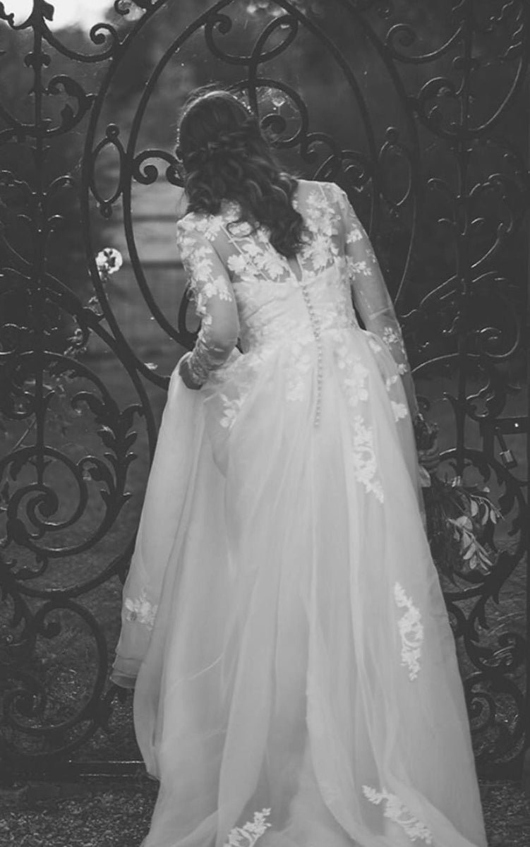 A-line Bateau Tulle Prom Dress with Appliques