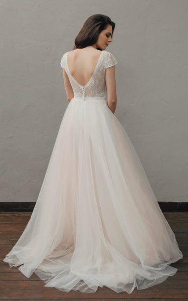Elegant A Line Lace and Tulle V-neck Wedding Dress with Ruching