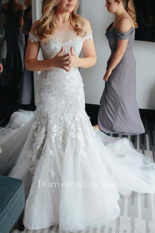 Off-the-shoulder Court Train Lace Tulle Wedding Dress with Appliques