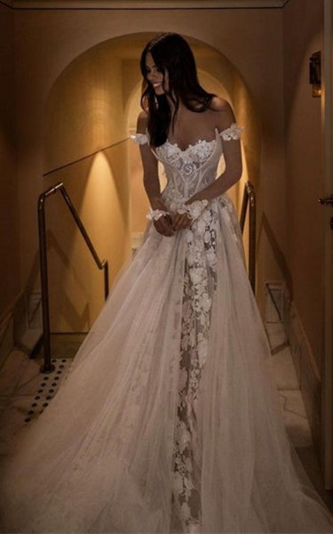 A Line Simple Tulle Off-the-shoulder Wedding Dress with Appliques and Train