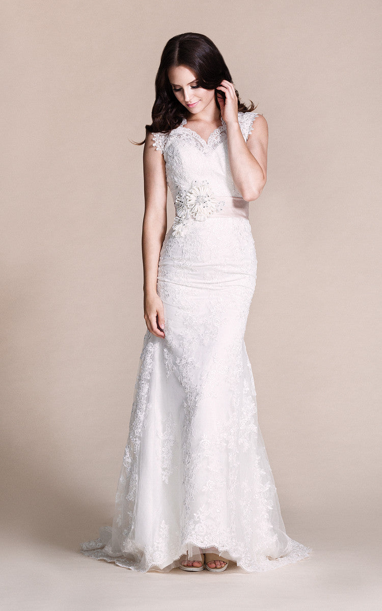 Sleeveless Sheath Long Dress With Appliques and Beadings