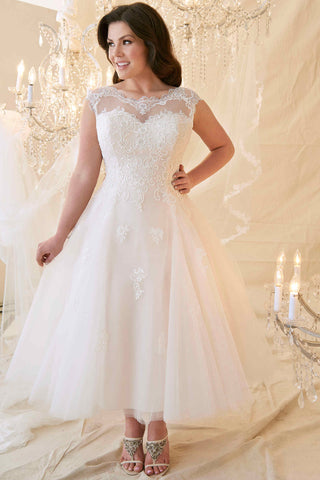 A-Line Tea-Length Scoop-Neck Cap-Sleeve Lace&Tulle Plus Size Wedding Dress With Appliques And Keyhole