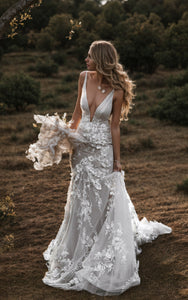 Elegant Country Floral Mermaid Boho Lace Wedding Dress Beach Plunging Sleeveless Long Train Bridal Gown
